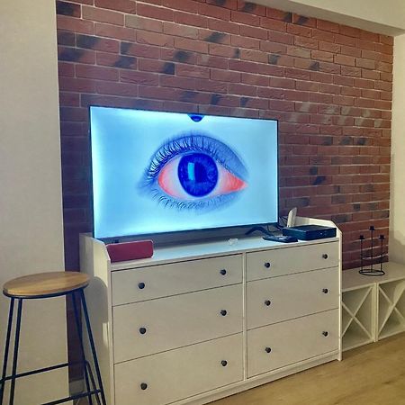 Brick Apartment Жилина Екстериор снимка