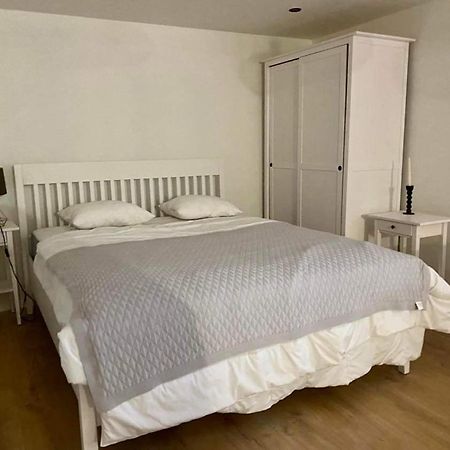 Brick Apartment Жилина Екстериор снимка