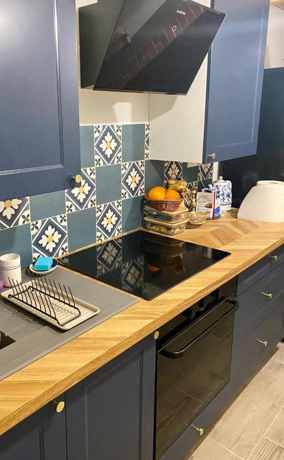 Brick Apartment Жилина Екстериор снимка