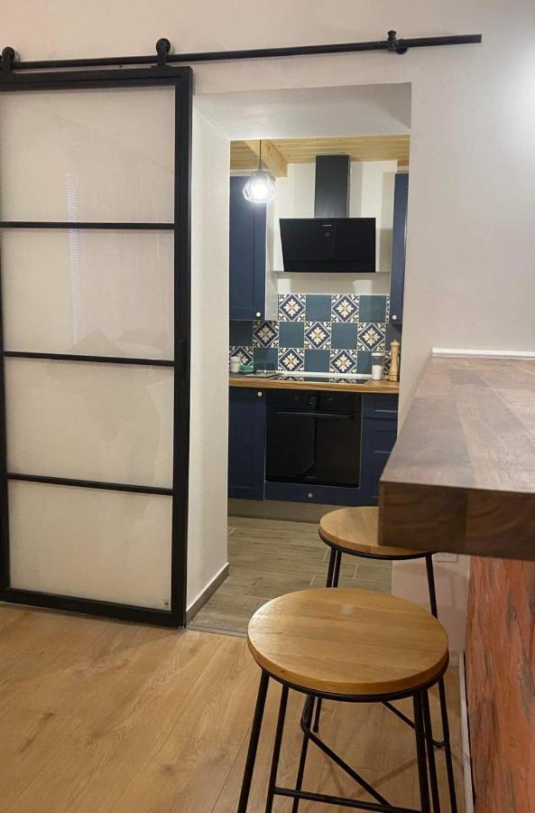 Brick Apartment Жилина Екстериор снимка